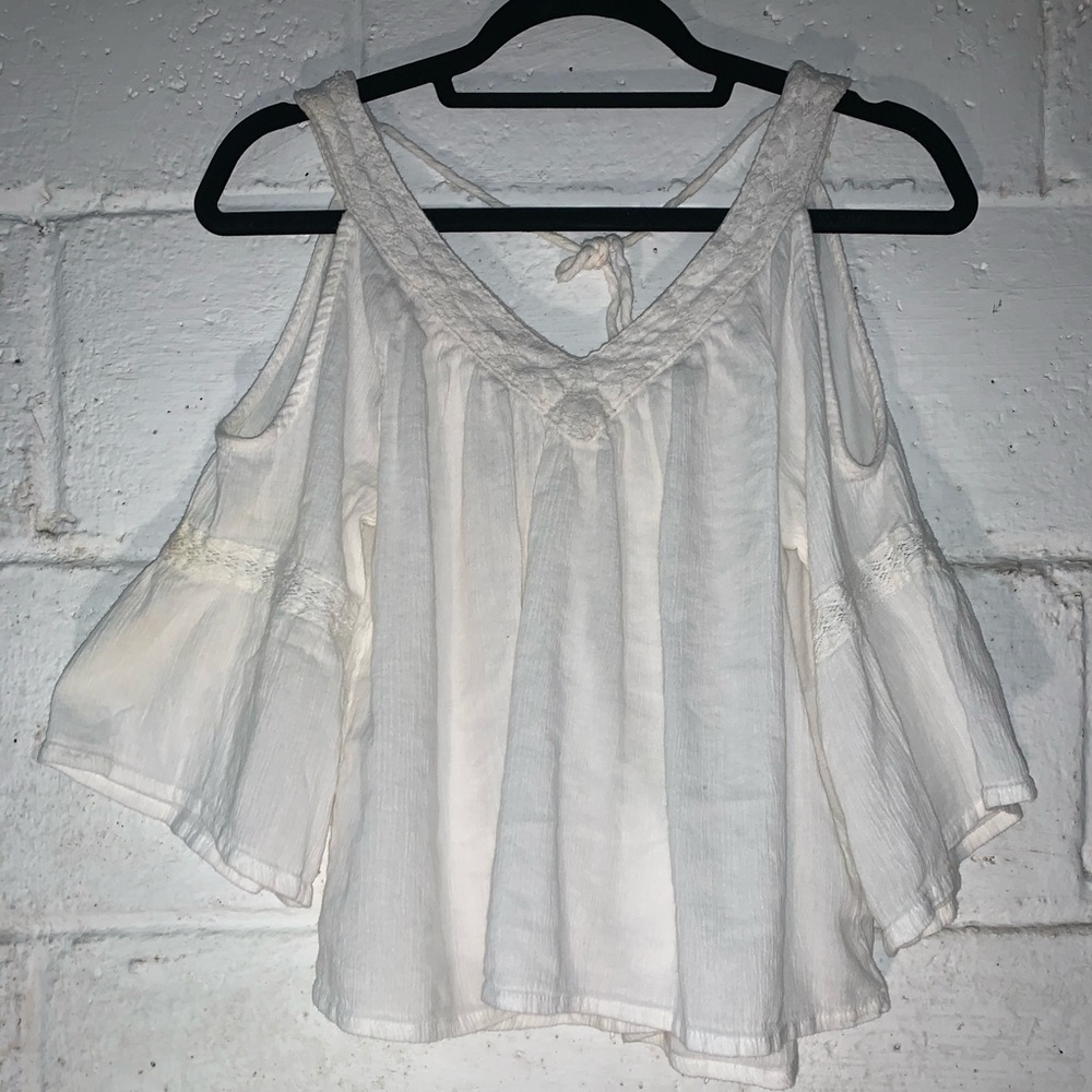 Super Cute Cold Shoulder Flowy Top